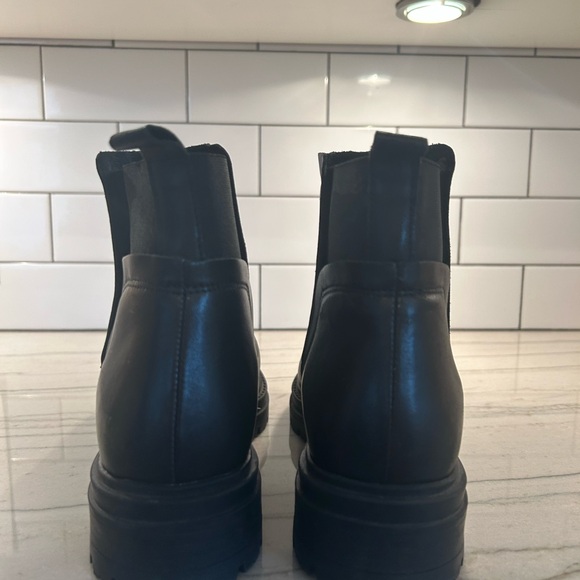 Steve Madden Black Chelsea Boots - Picture 4 of 4